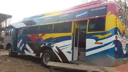 Qureshi Bus Service Bus-Side Image