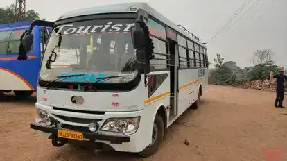 Deepak Travels Bus-Front Image