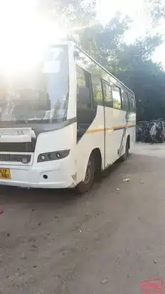 Hans India Tour Bus-Front Image