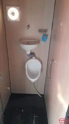 Gulzar Tours and Travels (Delhi) Bus-Amenities Image