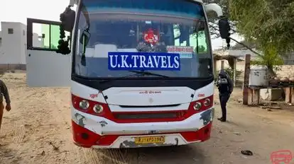 U.K. Travels Bus-Front Image