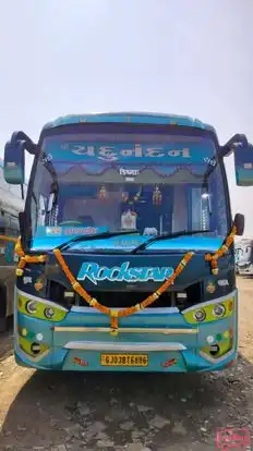Yadunandan Travels Bus-Front Image