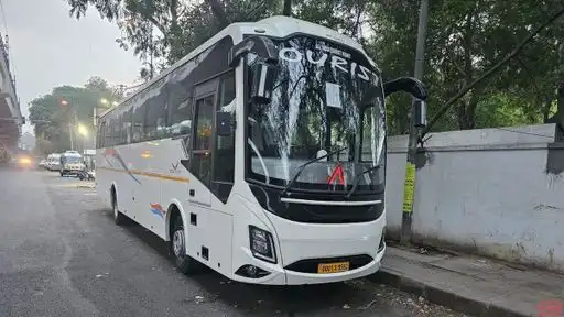 PAL Travel Lines Bus-Front Image