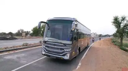 Gola Bus Service Bus-Front Image