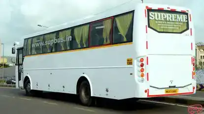 SUPREME HOLIDAYS Bus-Side Image