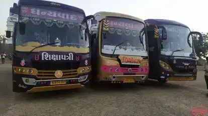 Dhanyvad Travel  Bus-Front Image
