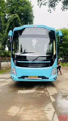 Highway Star Travel and Cargo Bus-Front Image