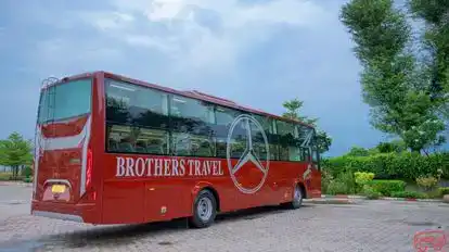 BROTHERS TRAVEL Bus-Side Image