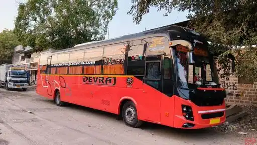 Devraj Travels Bus-Front Image