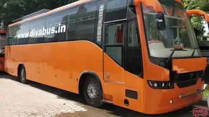 DIVA BUS  Bus-Side Image