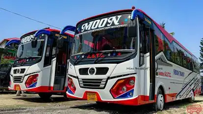 MOON TRAVELS Bus-Front Image
