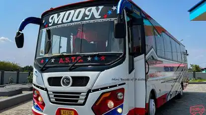 MOON TRAVELS Bus-Front Image