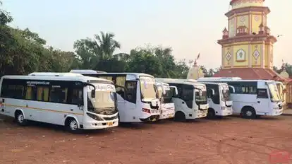 UNIQUE TOURS AND TRAVELS Bus-Side Image