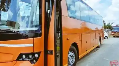 goLuxury Bus Bus-Side Image