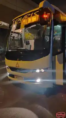 goLuxury Bus Bus-Front Image