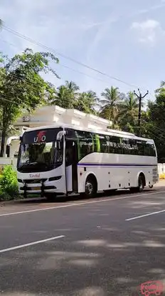 UFO Bus Bus-Front Image