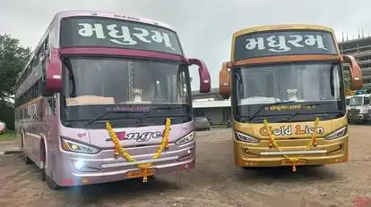 Yadav Travels Bus-Front Image