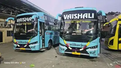 VAISHALI TRAVELS Bus-Front Image