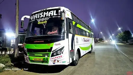 VAISHALI TRAVELS Bus-Front Image