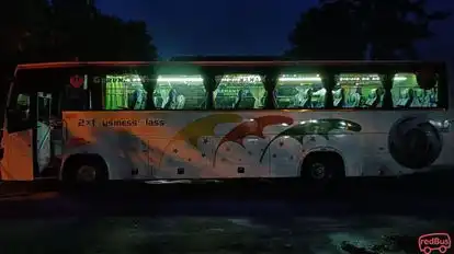 GURUNANAK TRAVELS Bus-Side Image