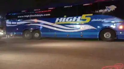 HIGH 5 HOLIDAYS Bus-Side Image