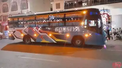SHRI SOLANKI TRAVELS Bus-Side Image