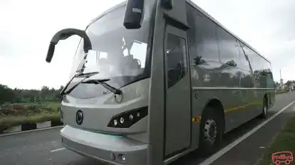 NueGo Bus-Front Image