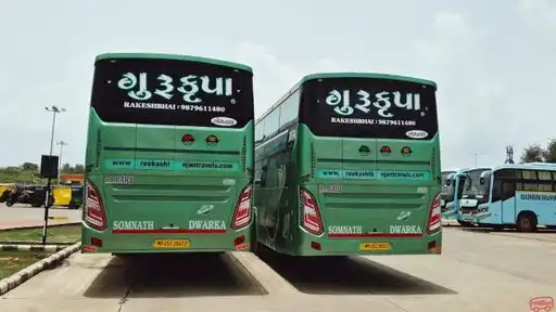 Gurukrupa Travels Bus-Front Image