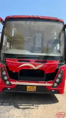 SHRIJI ROADLINES Bus-Front Image