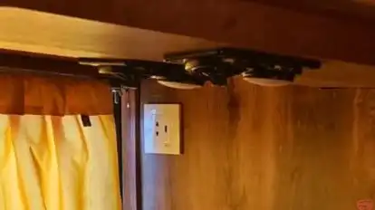 PSP Selvam Travels Bus-Amenities Image