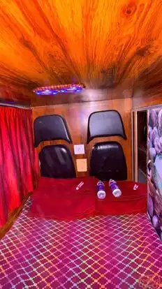 Shub Yatra Holidays Bus-Amenities Image
