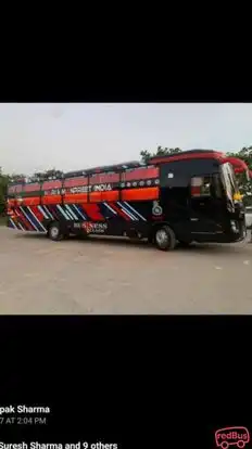 Shub Yatra Holidays Bus-Front Image