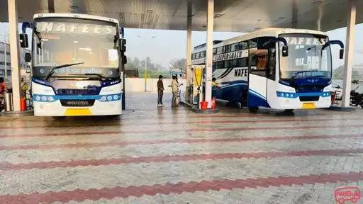 NAFEES BUS SERVICE Bus-Front Image