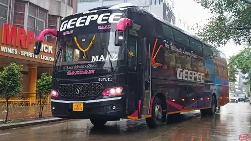 GEE PEE TRAVELS Bus-Front Image