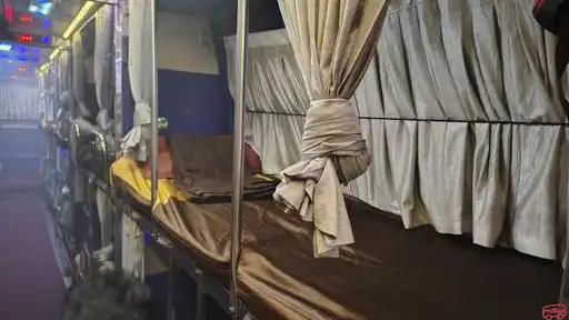 AG Roadlines Bus-Front Image