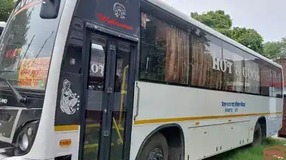 GOVINDA CARRIER Bus-Side Image