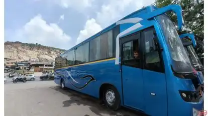 S M MOGA TRAVELS Bus-Side Image