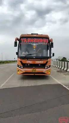 Yashshree Travels  Bus-Front Image