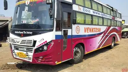 A 2 Z TOURS AND TRAVELS Bus-Front Image