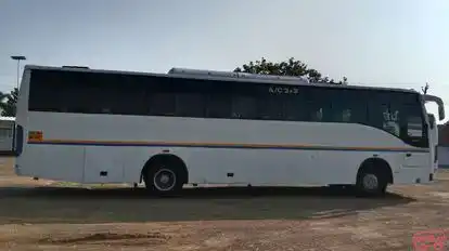 Kaviya Sri Travels Bus-Side Image