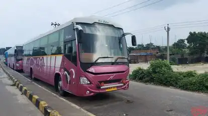 Super Humsafar Bus-Front Image