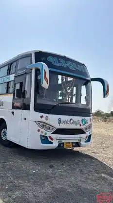 Gurukrupa Travels Bus-Front Image