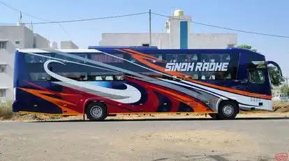 Sindh Radhe Travels Bus-Side Image
