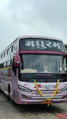 Kanaiya Travels Bus-Front Image