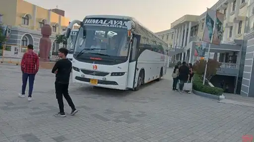 HIMALAYAN HOLIDAYS Bus-Front Image