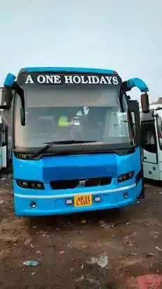 A ONE HOLIDAYS Bus-Front Image