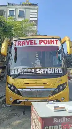 SHREE SATGURU TRAVELS Bus-Front Image