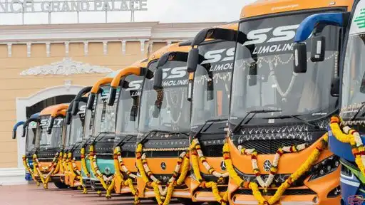 SST Limoliner Bus-Front Image