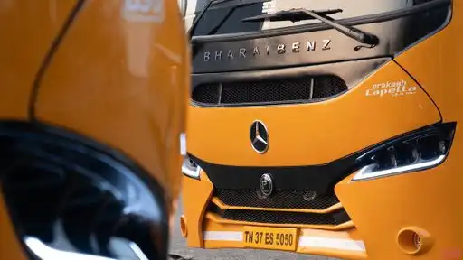 SST Limoliner Bus-Front Image