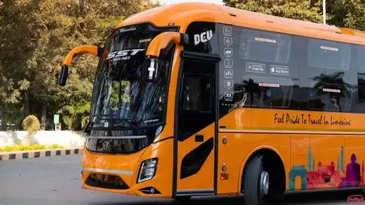 SST Limoliner Bus-Front Image